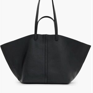 🔥All Saints Phoenix East West Tote🔥
🚨BRAND NEW WITHOUT TAGS - NEVER USED🚨